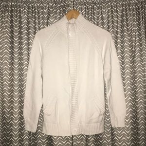 White cotton sweater with buttons and zip